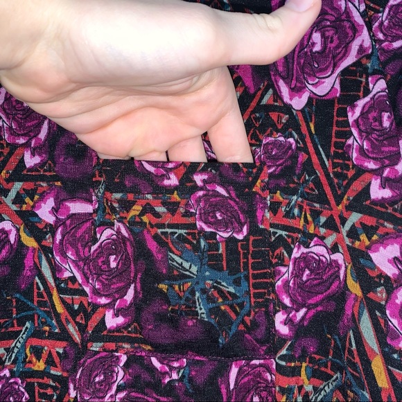 LuLaRoe size Small high low hem short sleeve dress - Picture 4 of 8